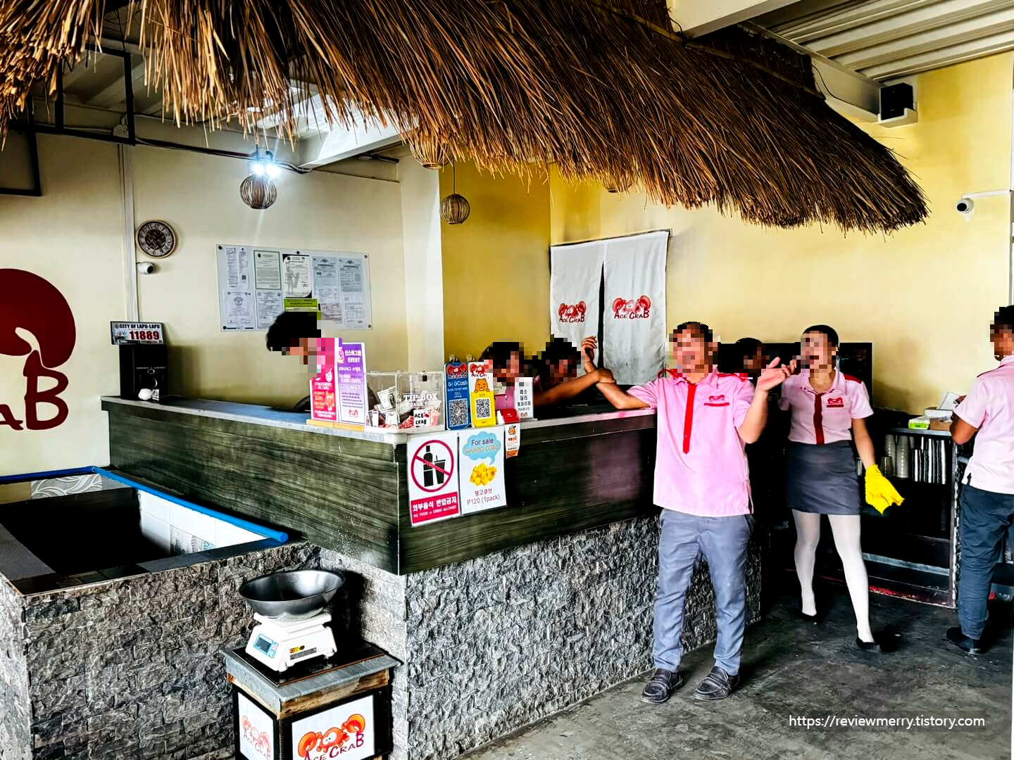 내부 카운터 및 직원