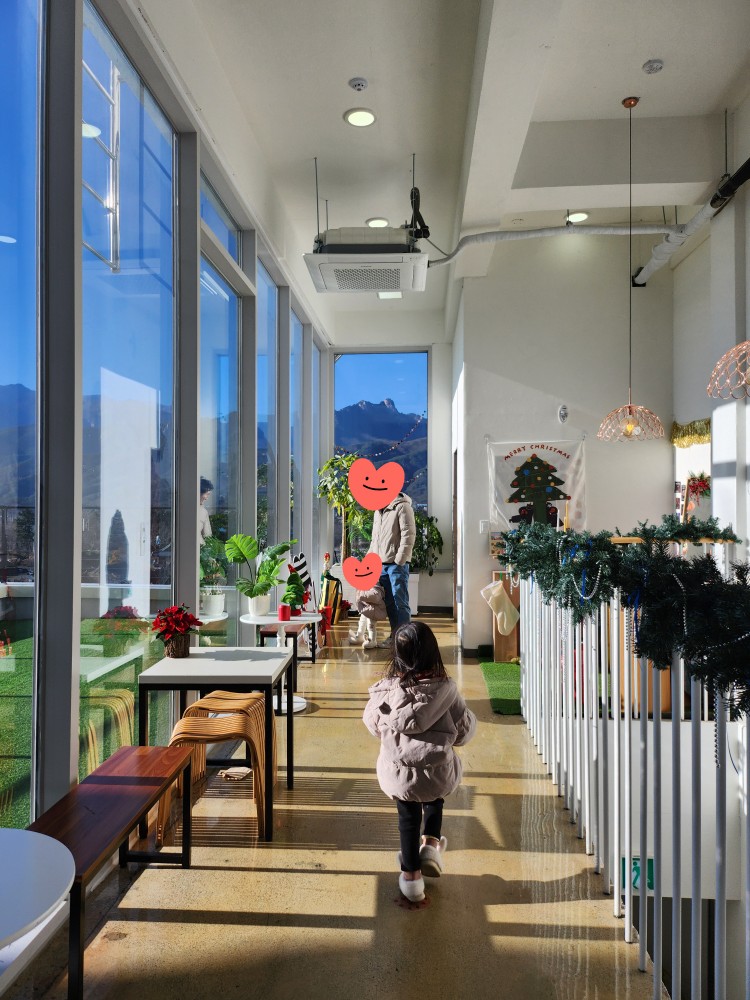 카페 내부