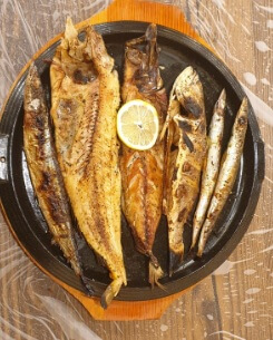 생생정보 두집살림 동해 한달 살기 바다 앞 숙소 근처 생선구이 나베 맛집 어향 동해시청 문화예술과 등대그집 기념품점 문화팩토리 덕장카페 무릉별유천지 