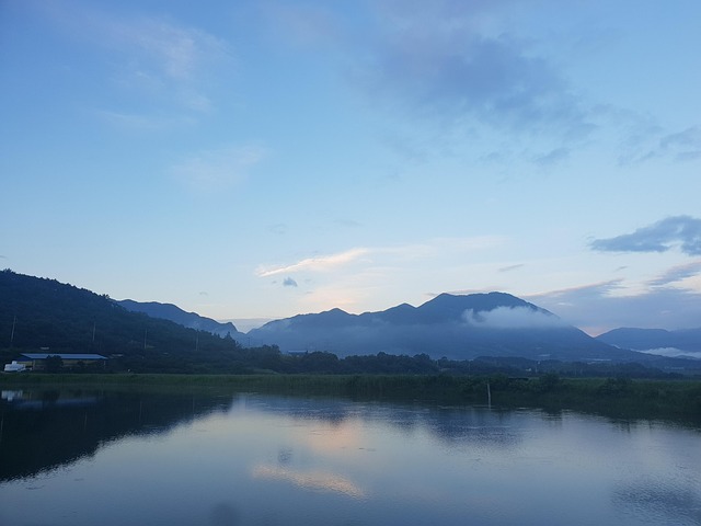 img src="Gurye_couple_drive_trekking_Seomjingang_travel.jpg"alt="연인과 함께 떠나는 구례 감성여행 코스 추천"