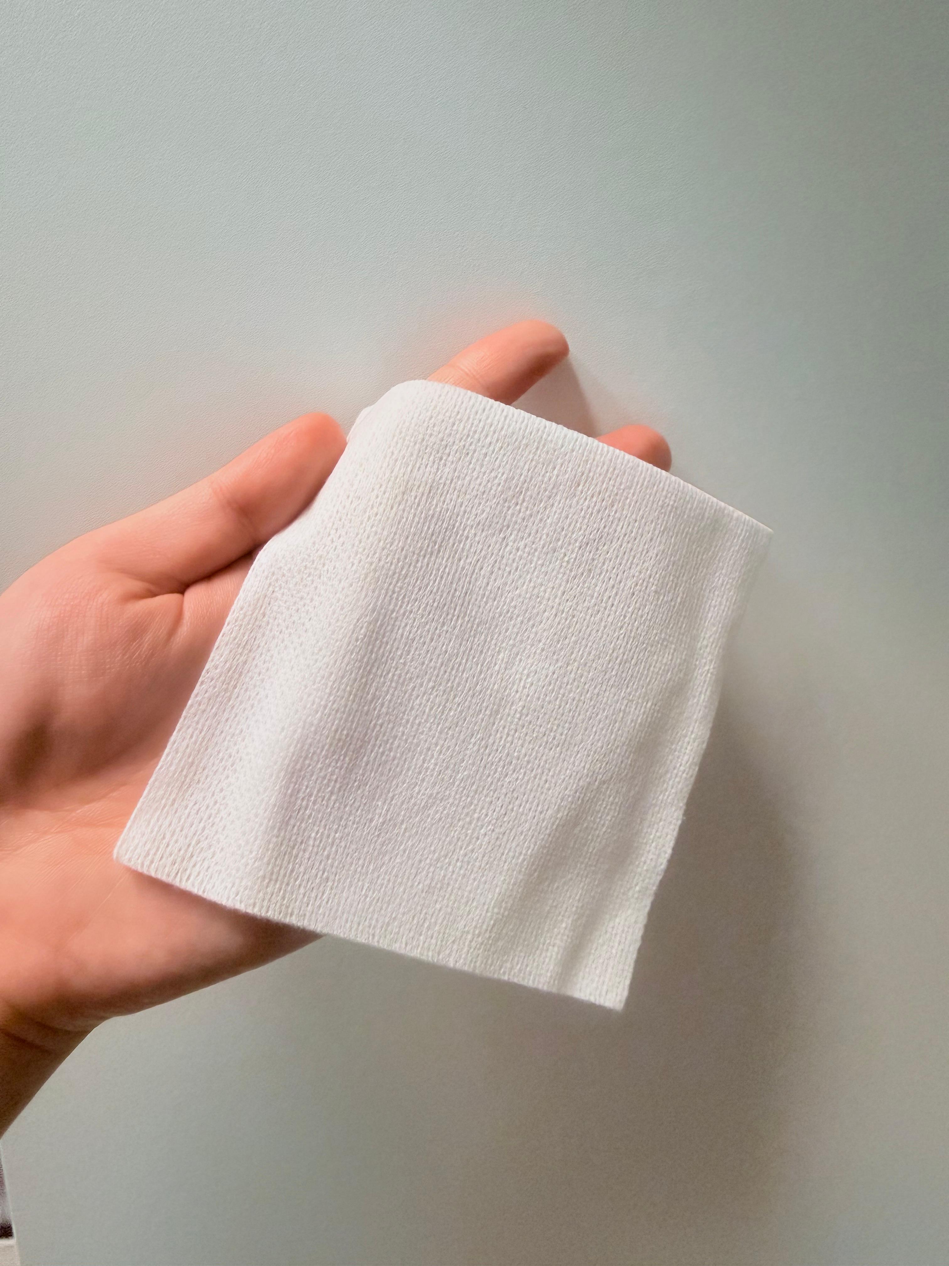 운동 후 땀을 부드럽게 흡수할 때 사용하는 일회용 해면