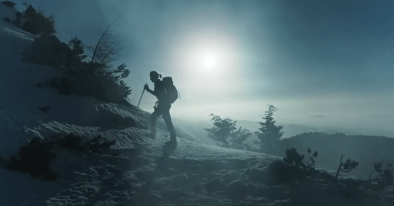  영화는 점점 긴장감