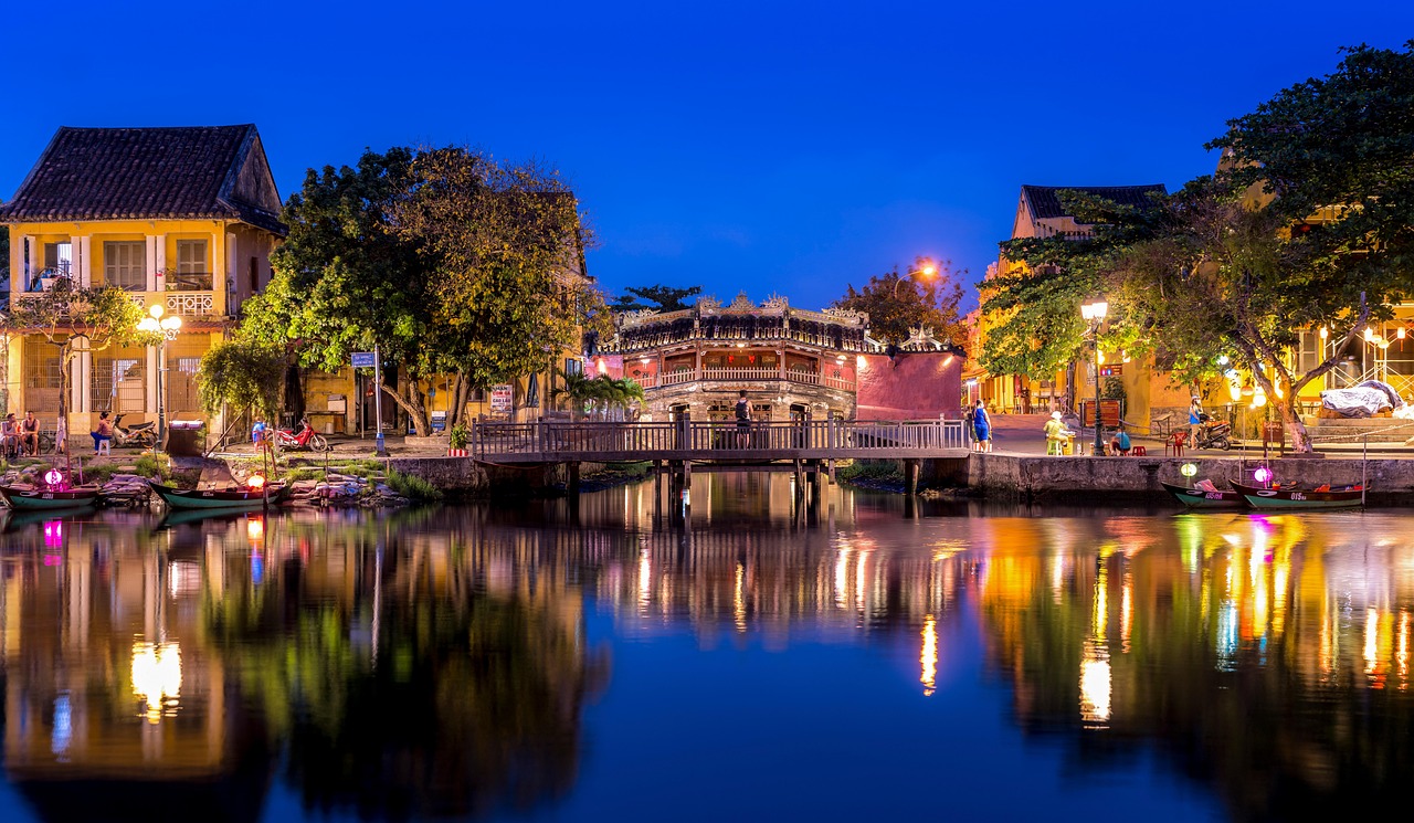 베트남 호이안 – 노란 벽과 종이등불, 동양과 서양이 공존하는 무역의 도시