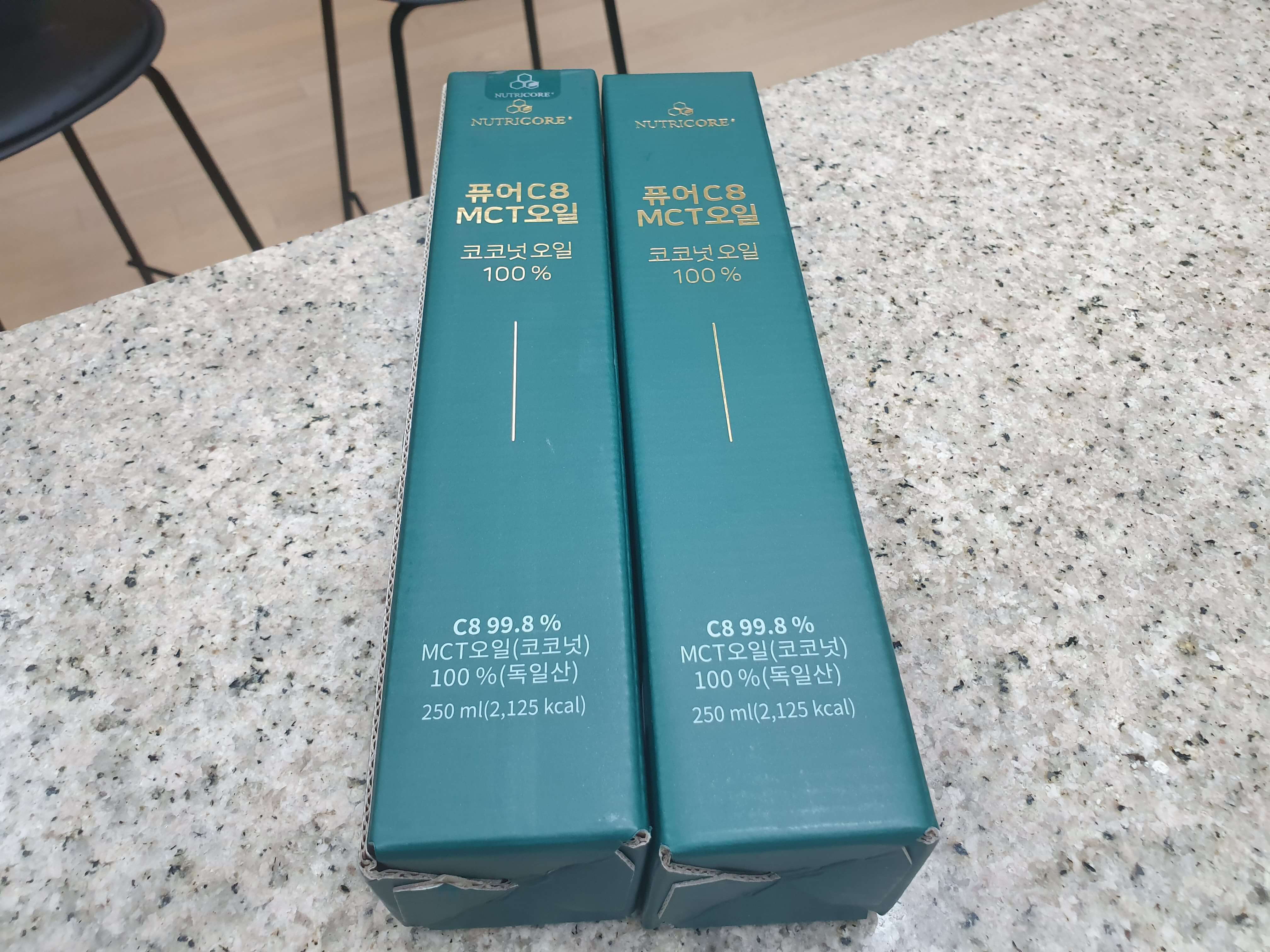 뉴트리코어-퓨어C8-MTC-제품-박스