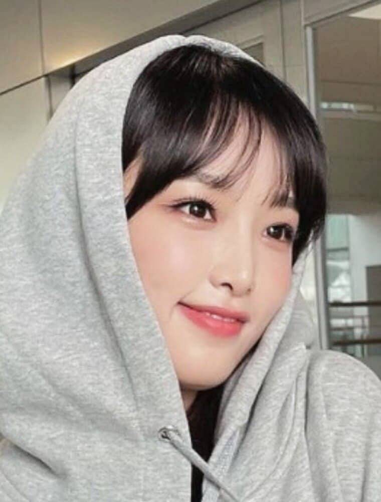 가수-최예나