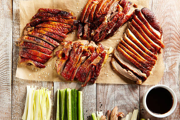 훈제오리구이 &amp; 샴페인(Champagne) 와인 페어링｜훈연 향과 버블의 정교한 균형