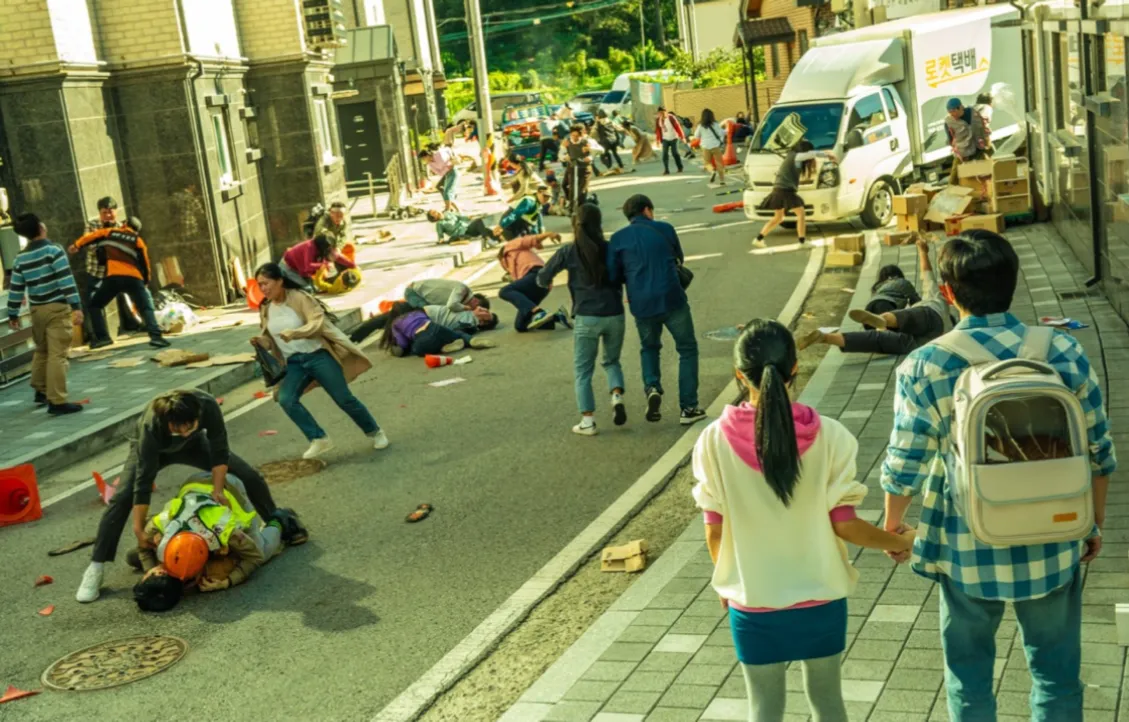 좀비딸 신기록&amp;#44; 조정석 좀비딸 1위&amp;#44; 조정석 영화&amp;#44; 여름 흥행 불패&amp;#44; 한국 코미디 영화&amp;#44; 박스오피스 1위&amp;#44; 좀비딸 후기&amp;#44; 좀비딸 평점&amp;#44; 조정석 코미디&amp;#44; 2025 영화 흥행&amp;#44; 천만 영화 후보&amp;#44; 좀비딸 박스오피스&amp;#44; 좀비딸 개봉 첫날&amp;#44; 한국 영화 최고 오프닝&amp;#44; 여름 영화 추천