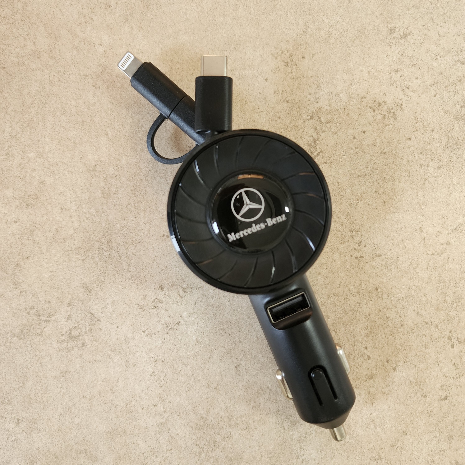 차량용 고속 시거잭 충전기외관