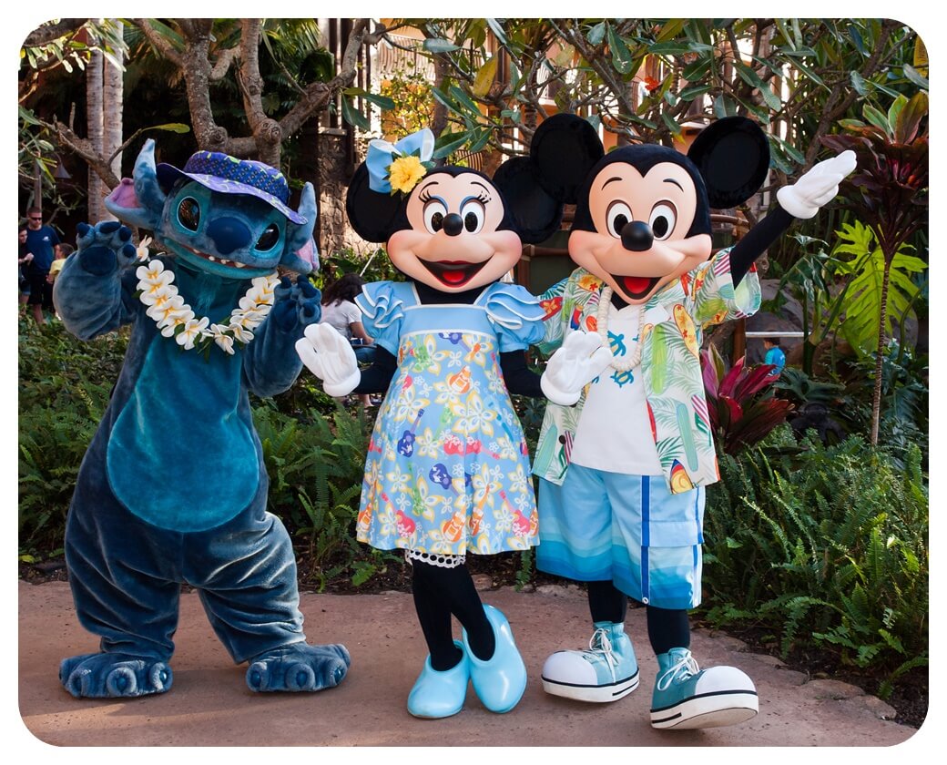 아울라니-디즈니-리조트-스티치-미니-미키-캐릭터-환영-사진