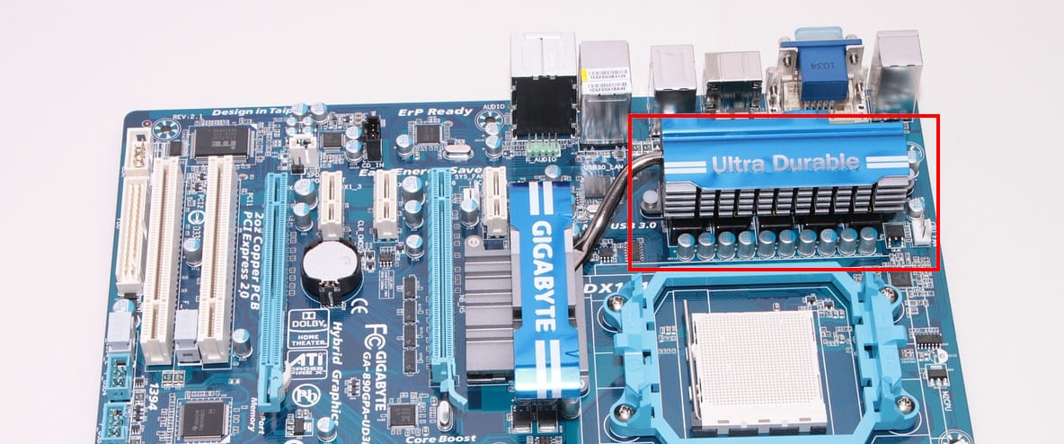 CPU 전원을 공급하는 메인보드 전원부