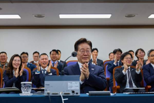 이재명 대통령 SNS 정치 왜 비판받나?｜박지원 약효 발언&middot;국민의힘 반응&middot;검찰개혁&middot;부동산 논란 총정리