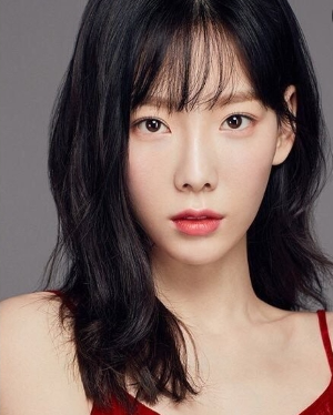 소녀에서 여인으로 대중들은 그녀를 알고있다. 그녀의 인간적인모습도 목소리도 많은 사람들이 사랑한다.