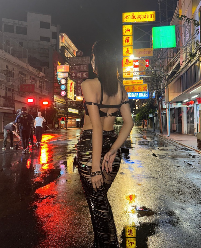 리사 보상 태국 락스타 뮤직비디오