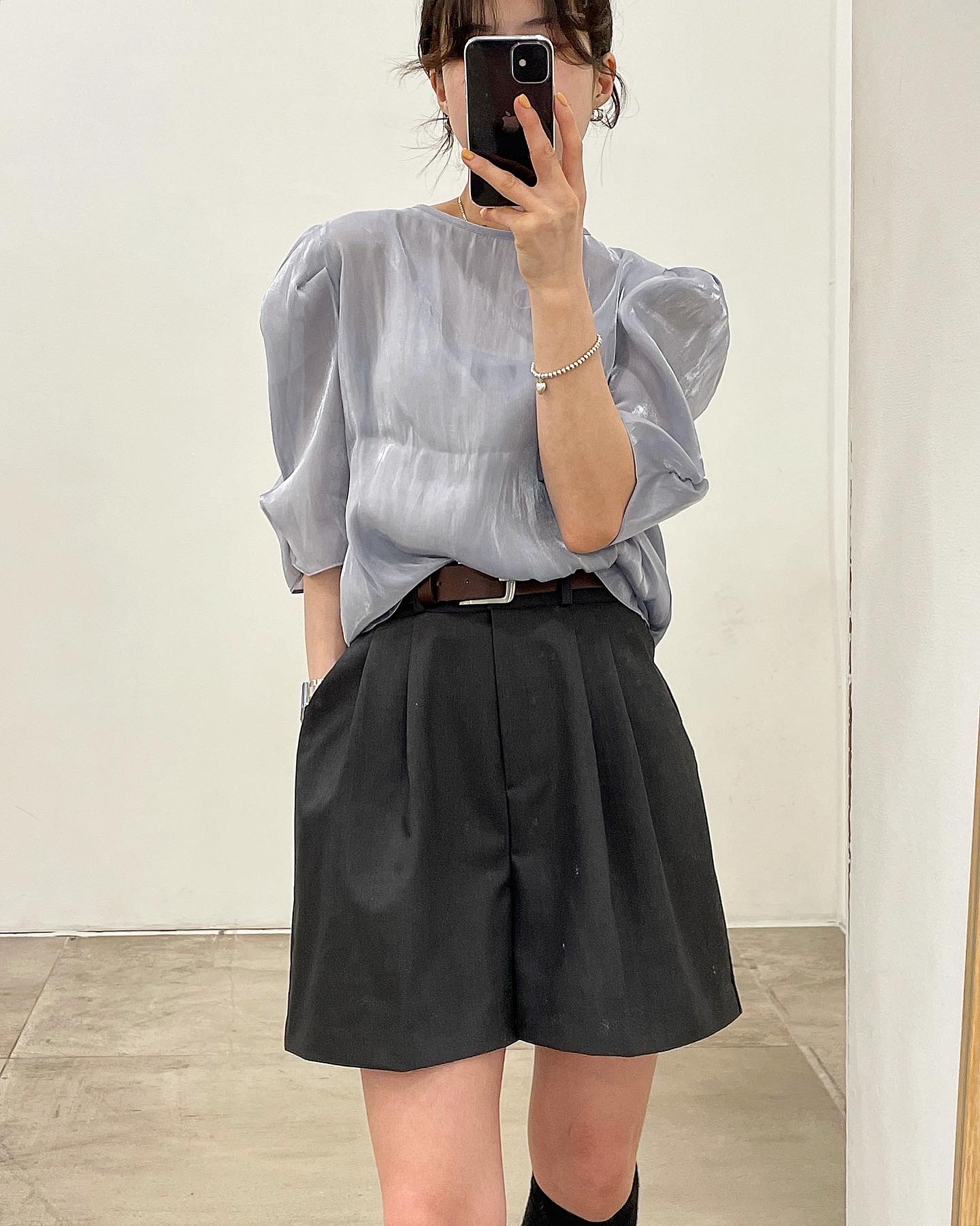 피렌 여성 여자 봄 여름 시스루 소매 어깨 퍼프 셔링 리본 새틴 핑크 브라우스 블라우스