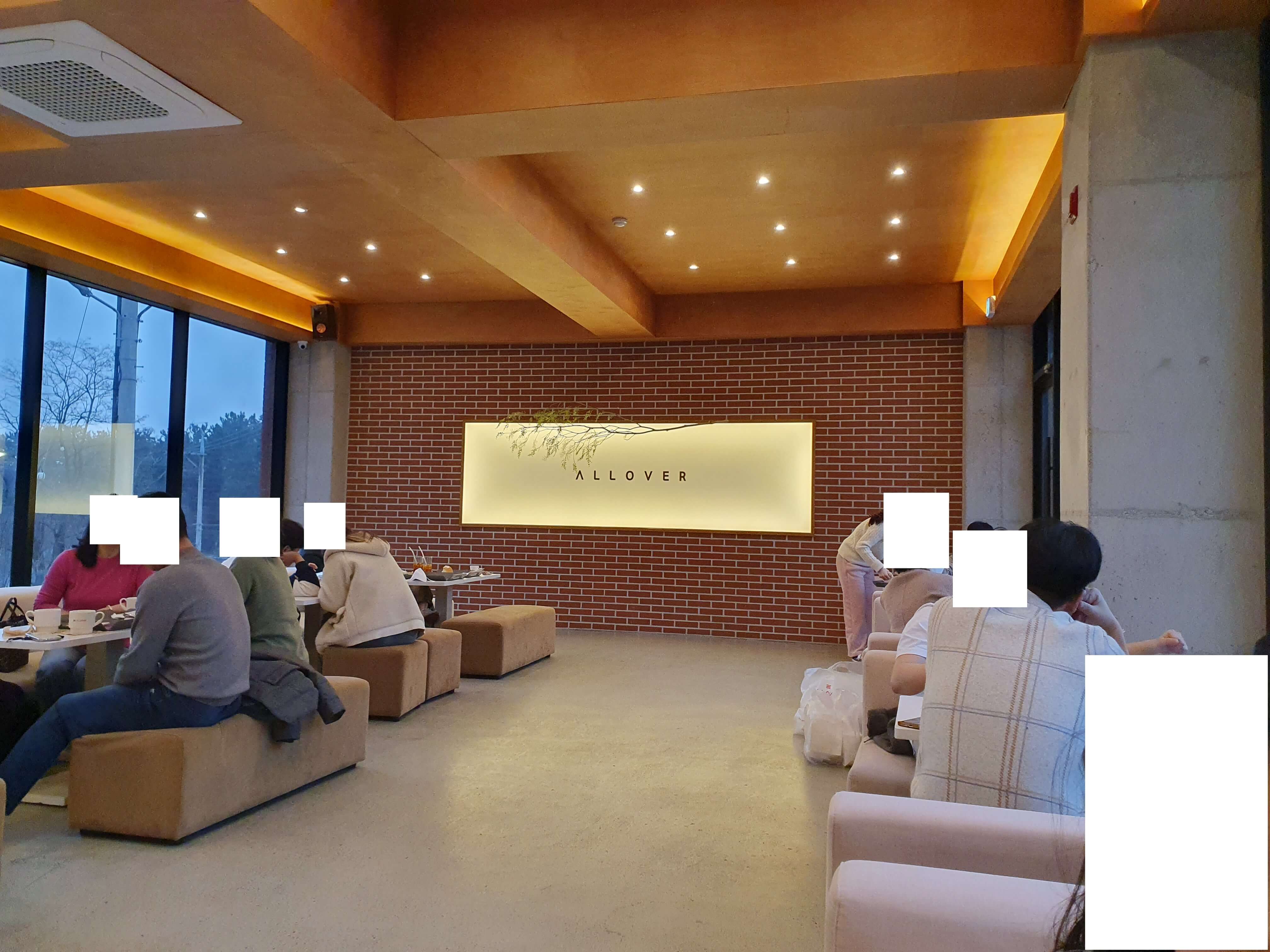 김해 장유동(율하신도시) 까페 올오버 베이커리&커피-까페 내부