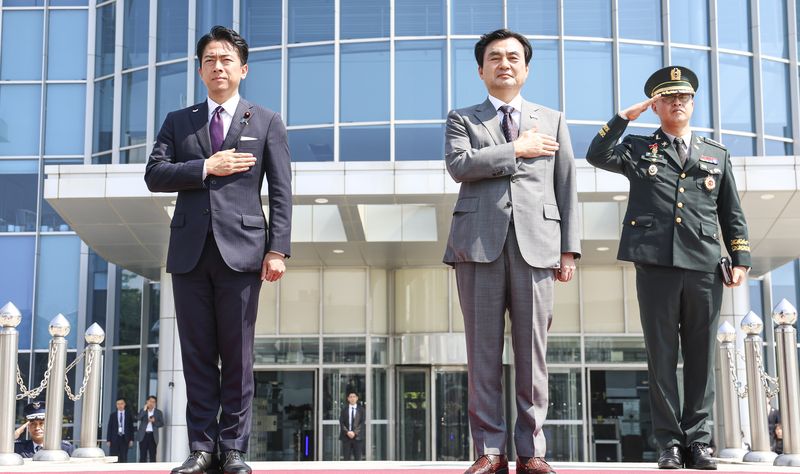 한일 국방협력 총정리: 2026 장관 회담, 9년 만의 수색구조훈련 재개 및 국방 AI 협력 합의 분석