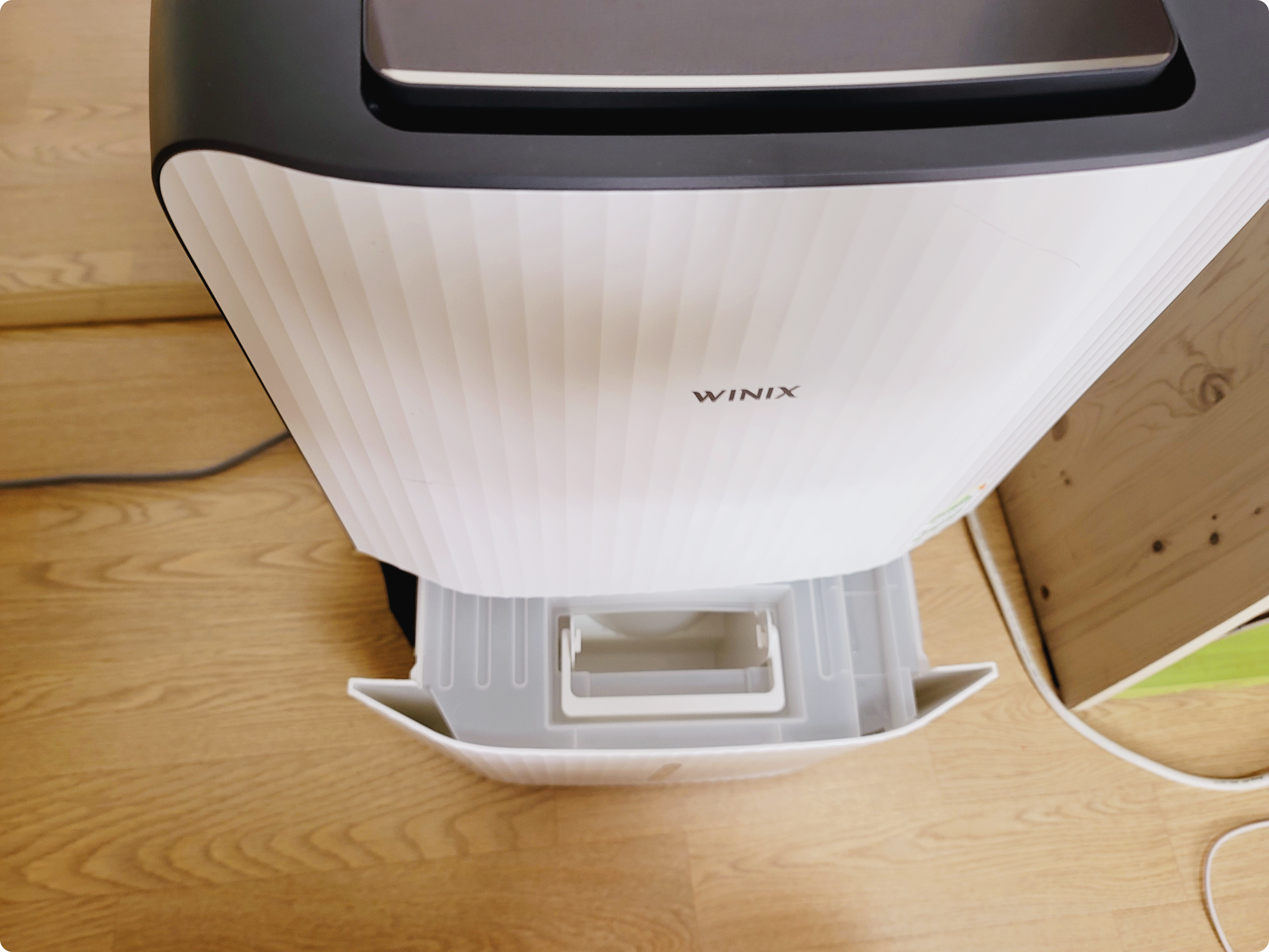 위닉스 제습기 DN3E170-LWK 넉넉한 물받이