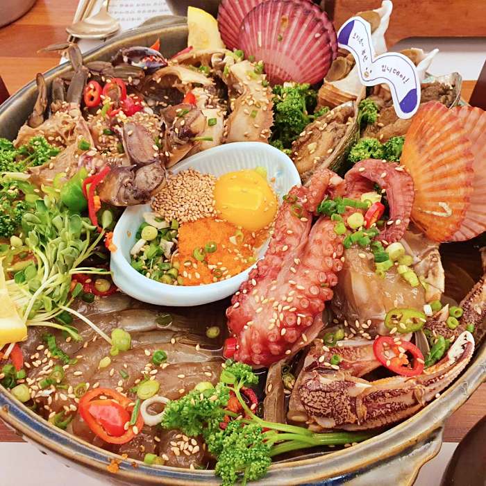 토요일은 밥이좋아 토밥 좋아 부산 해운대 암게 숫꽃게 전복 문어 새우 골뱅이 가리비 모둠해물장 맛집