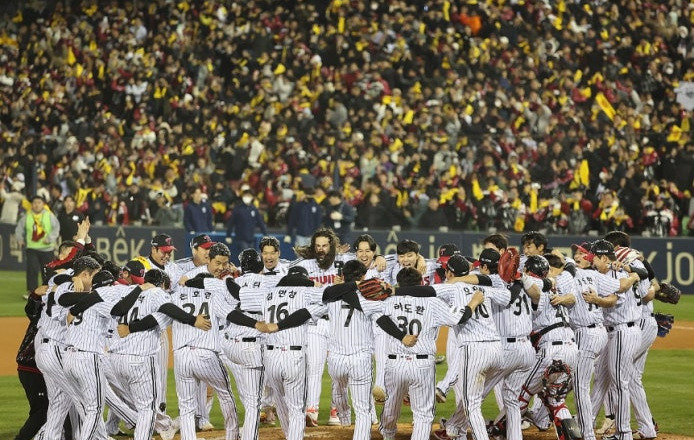 우승팀 LG 투수보강으로 왕조 건설 준비 장시환 김민수 전격 영입