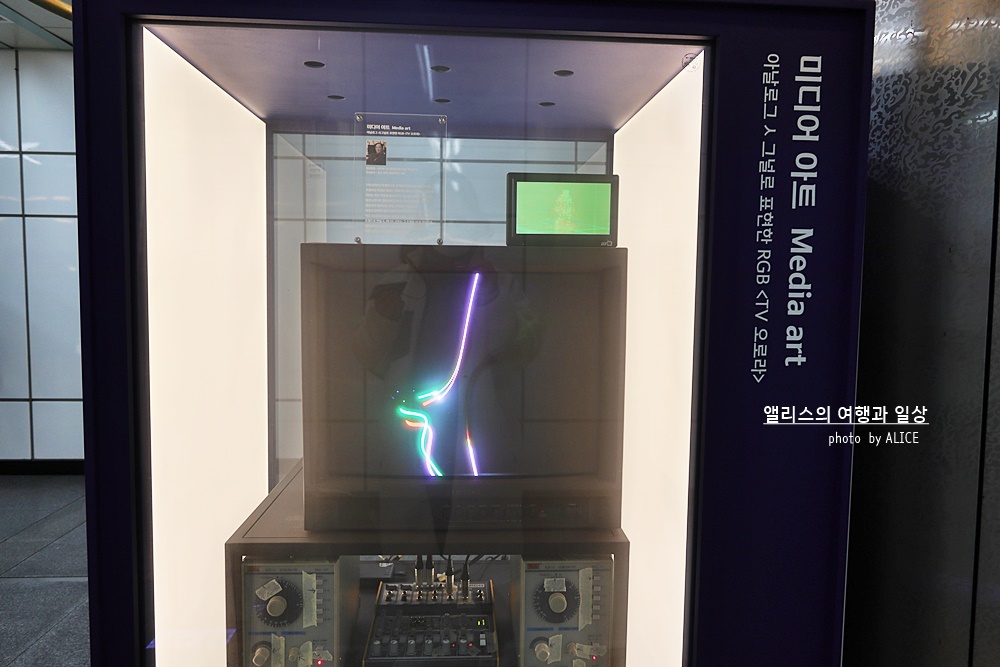 서울2호선 을지로3가역 &times; 신한카드 공간디자인 프로젝트