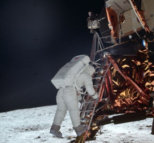 달 표면에 인류 최초로 착륙