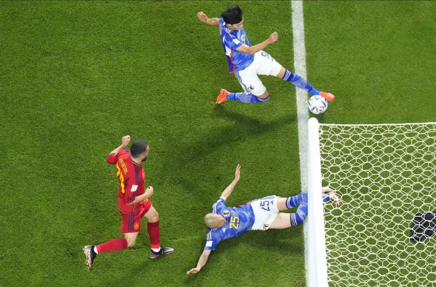 월드컵 일본 스페인전 일본 역전골 당시 크로스 상황