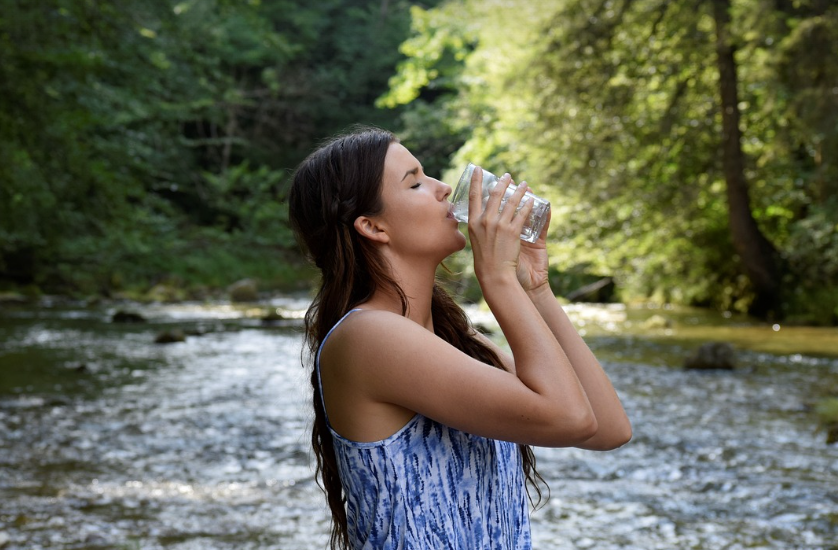 천연 디톡스 방법 (해독 식단, 수분 섭취, 체내 순환)