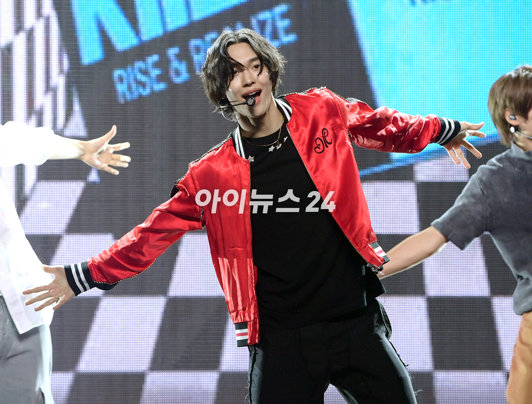 그룹 라이즈(RIIZE) 원빈이 4일 오후 서울 용산구 한남동 블루스쿼어에서 열린 라이즈 데뷔 앨범 쇼케이스 &#39;RIIZING DAY: RIIZE Press Premiere&#39;에 참석하고 있다. [사진=정소희 기자]