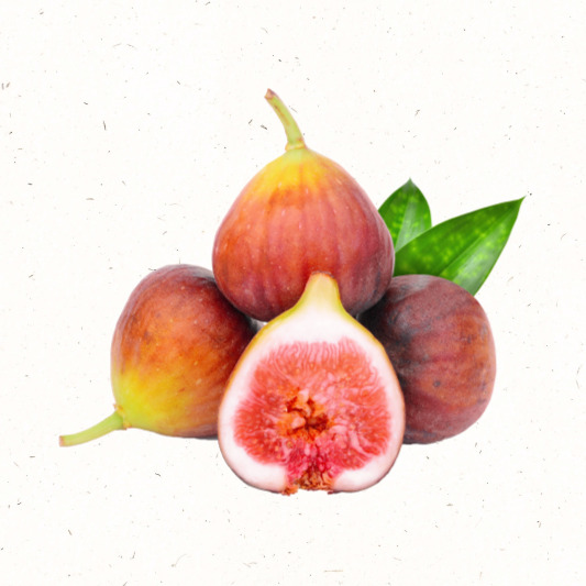 무화과 단면, 붉은 속살과 씨앗 질감이 선명한 사진