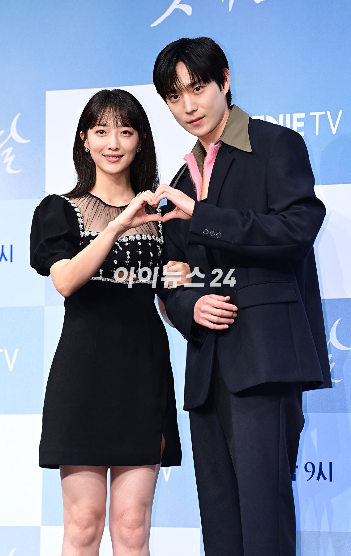 배우 표예진과 김영대가 1일 오후 서울 구로구 신도림동 더세인트에서 열린 ENA 새 수목드라마 &#39;낮에 뜨는 달&#39; 제작발표회에 참석하고 있다. [사진=정소희 기자]