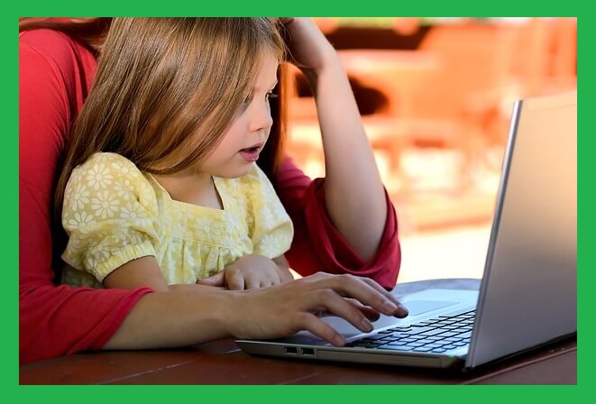 언어-공부하는-여자아이