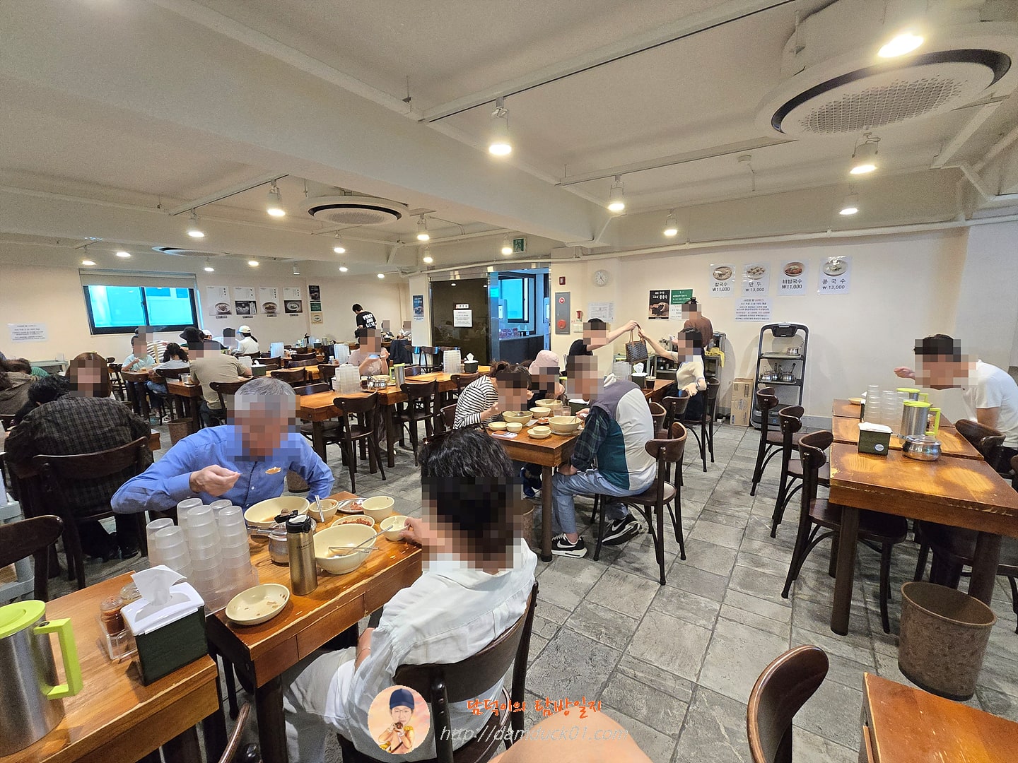 명동교자 이태원점 2층