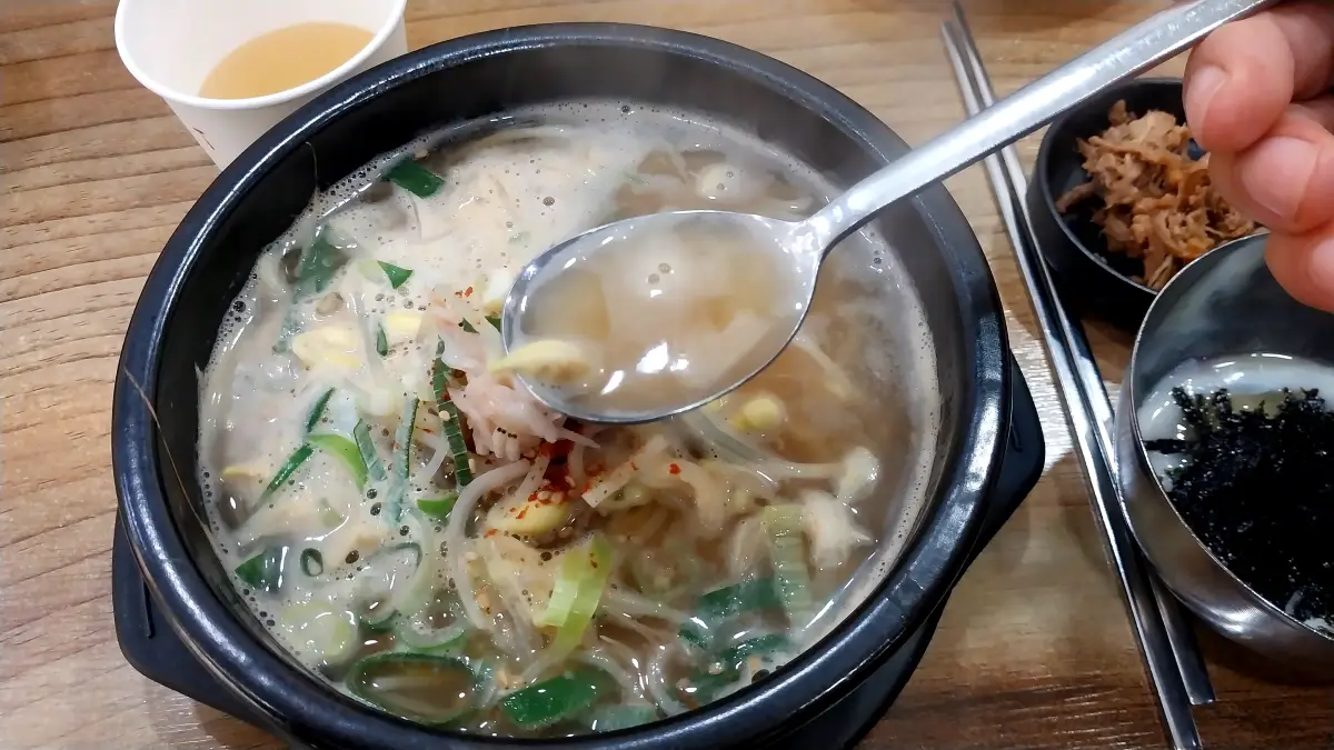 철원맛집-꺼꾸로-콩나물국밥-진한국물맛