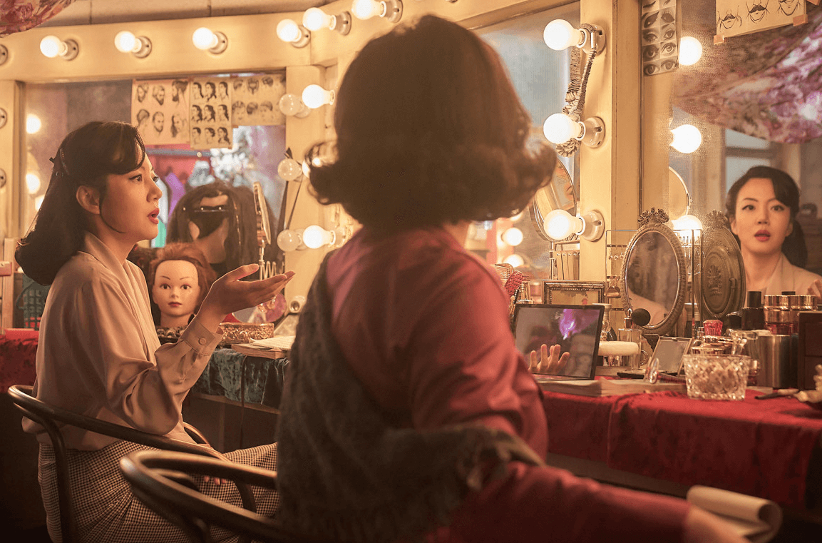 최신영화 거미집