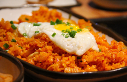 한식 한 그릇 요리: 김치볶음밥, 참치마요덮밥, 제육덮밥