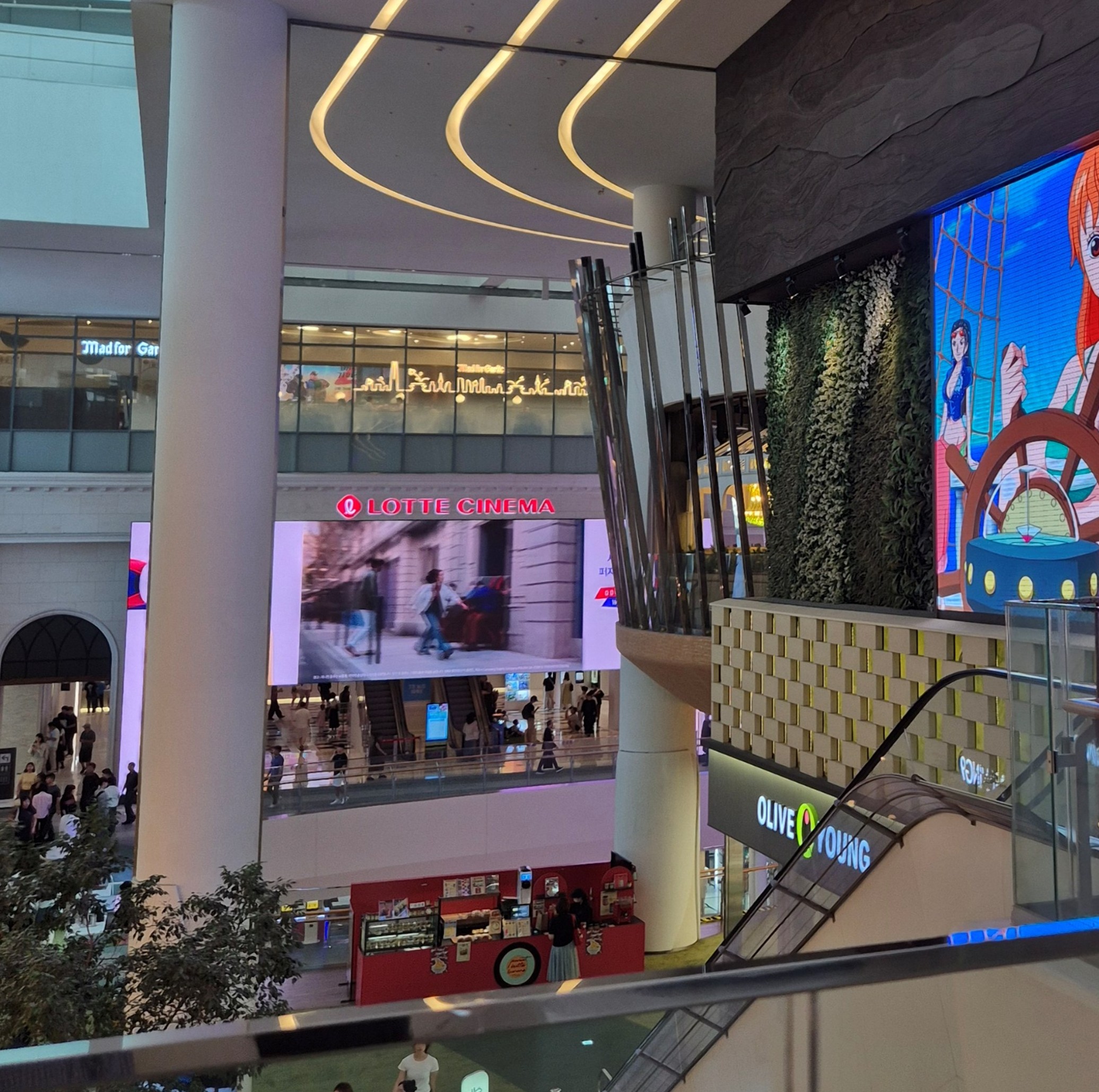 퇴마록 재개봉 관람 후기: 잠실 월드타워에서 다시 만난 특별한 경험