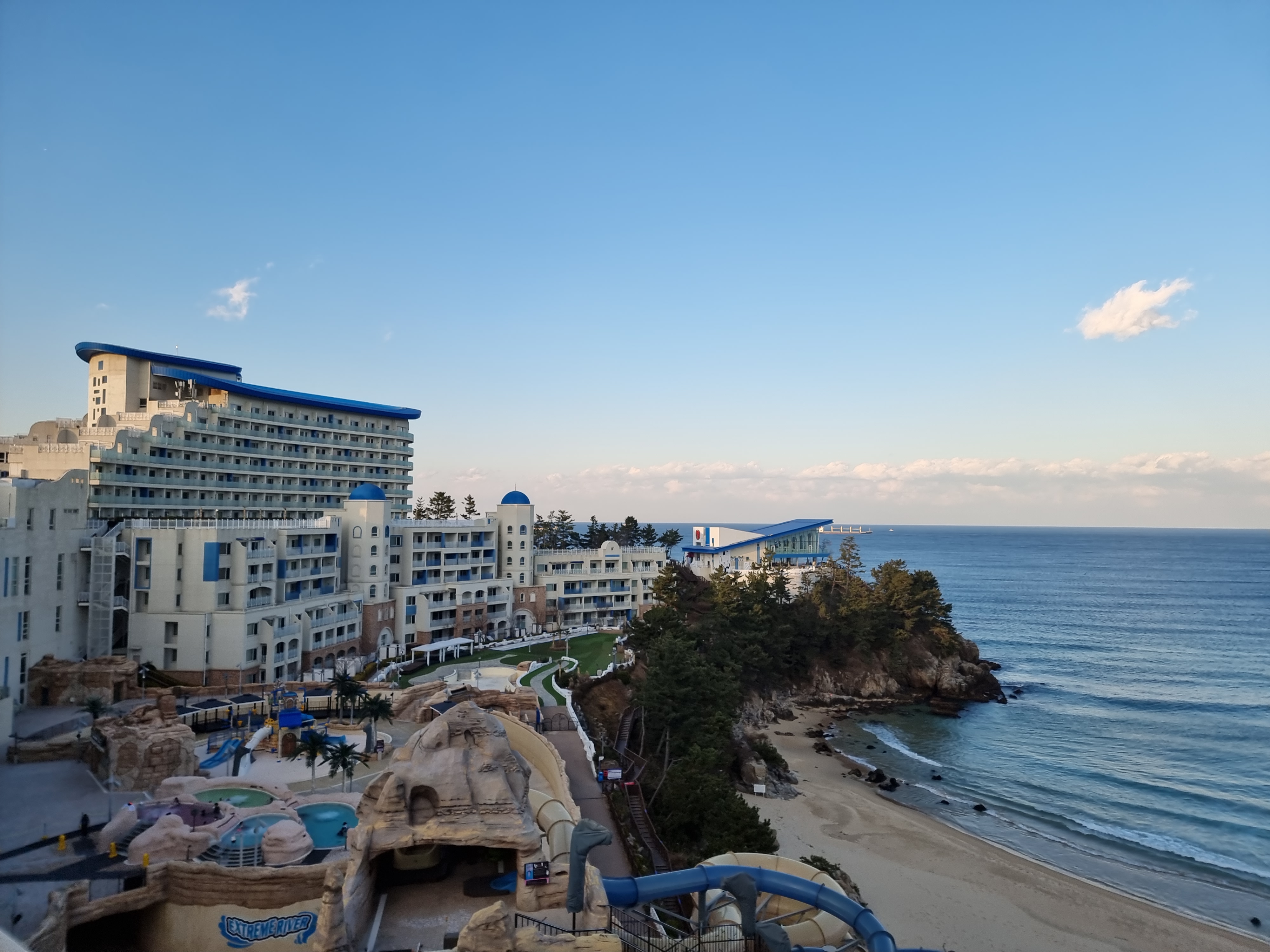 삼척 쏠비치 리조트 광장에서 오션플레이