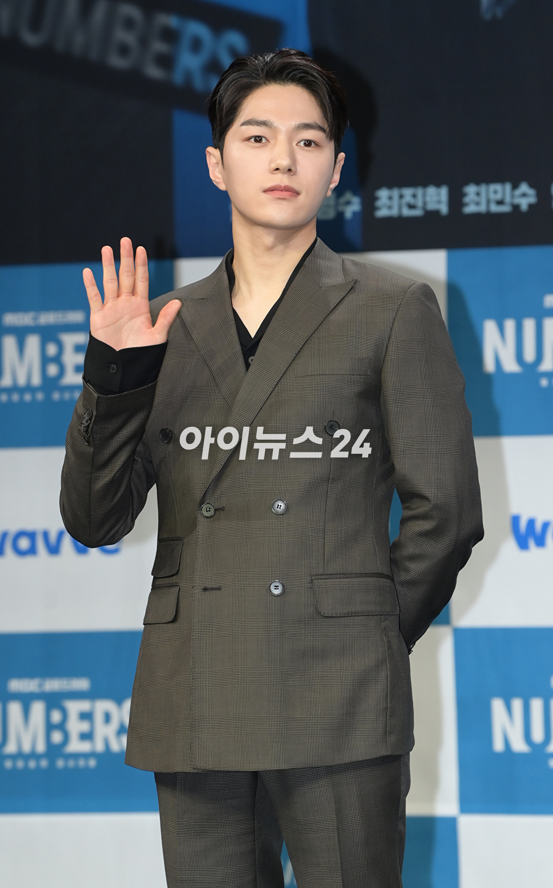 배우 김명수(인피니트 엘)가 23일 오전 서울 마포구 상암동 MBC 골든마우스홀에서 열린 MBC 새 금토드라마 &#39;넘버스 : 빌딩숲의 감시자들&#39; 제작발표회에 참석하고 있다. [사진=정소희 기자]