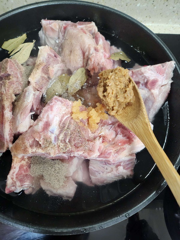 돼지등뼈 김치찜레시피