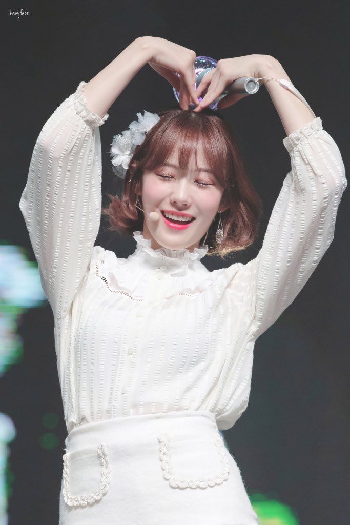 우주소녀 루다 인스타그램 사진 몸매