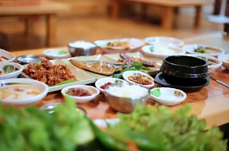 투데이 맛있는 메뉴 밥이보약 건강밥상 시원한 동태탕과 생선구이 맛있는 식당 추천 부산 사상구 주례역 맛집