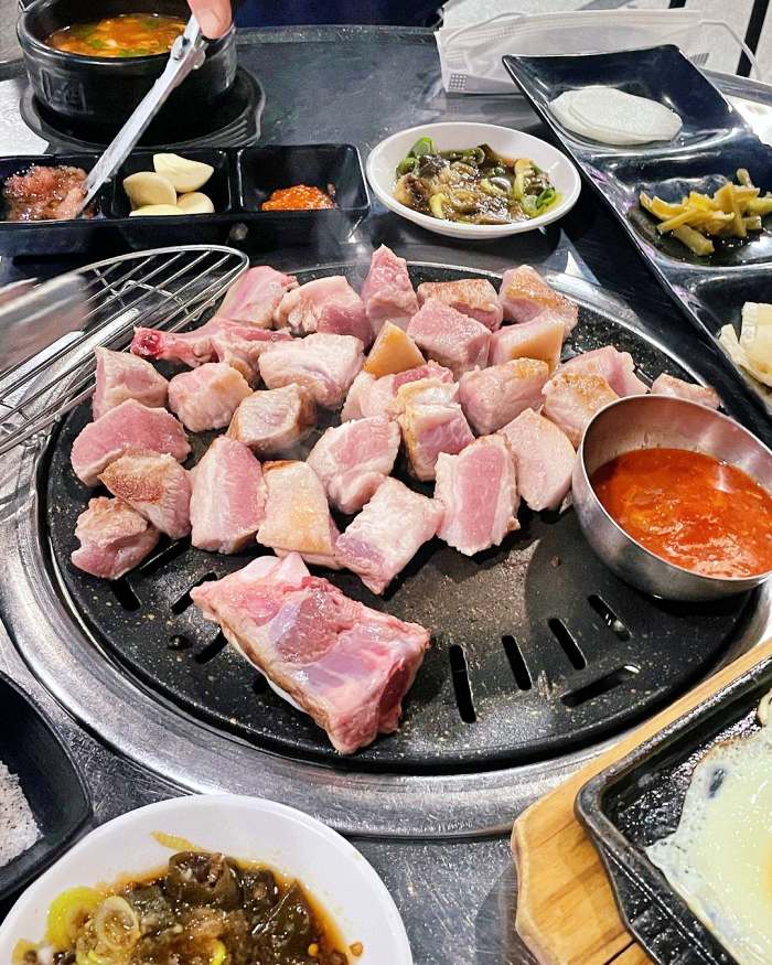 토요일은밥이좋아 토밥좋아 천안 삼겹살 김치찌개 맛집