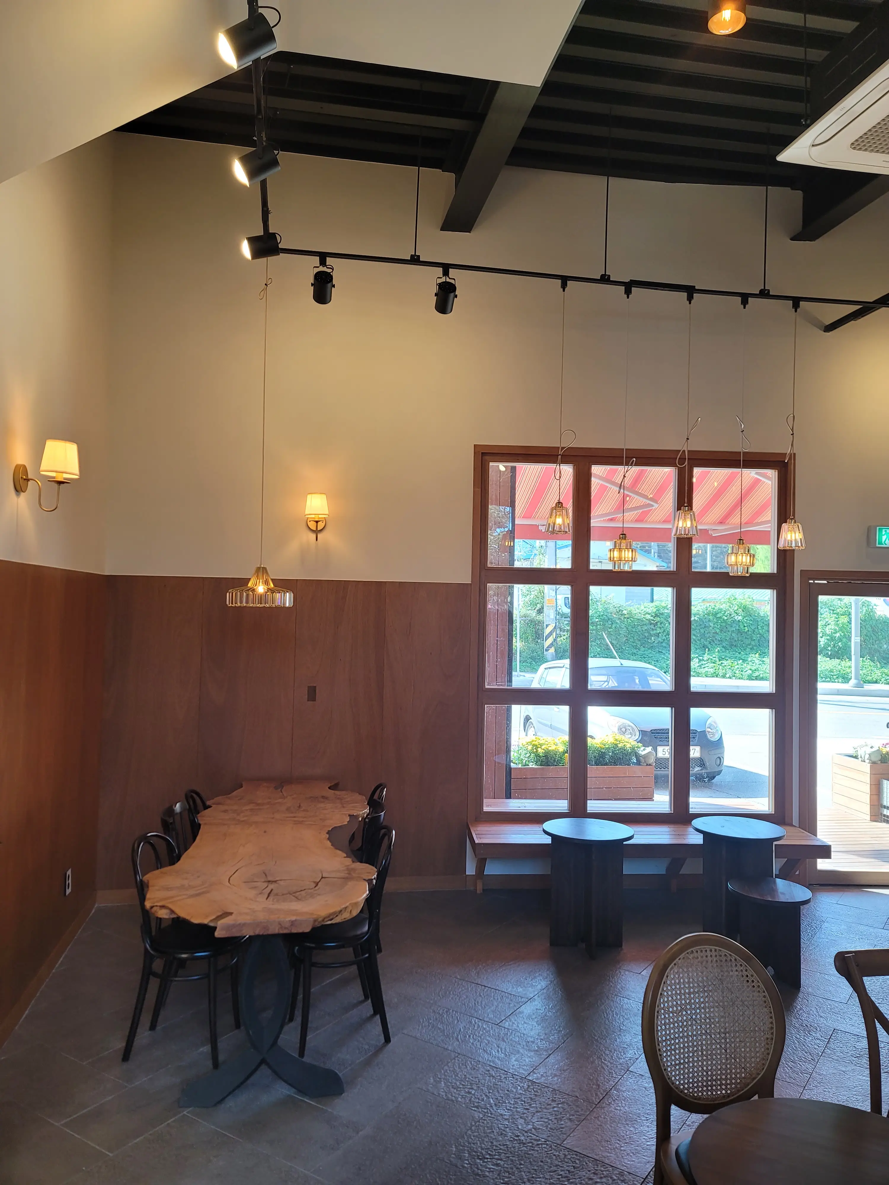 사능역 라온커피