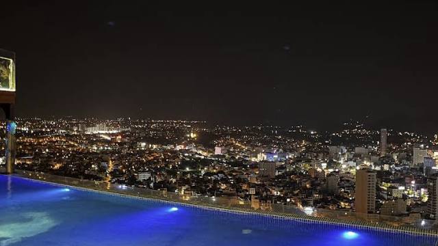 리게일리어-골드-호텔-수영장-후기