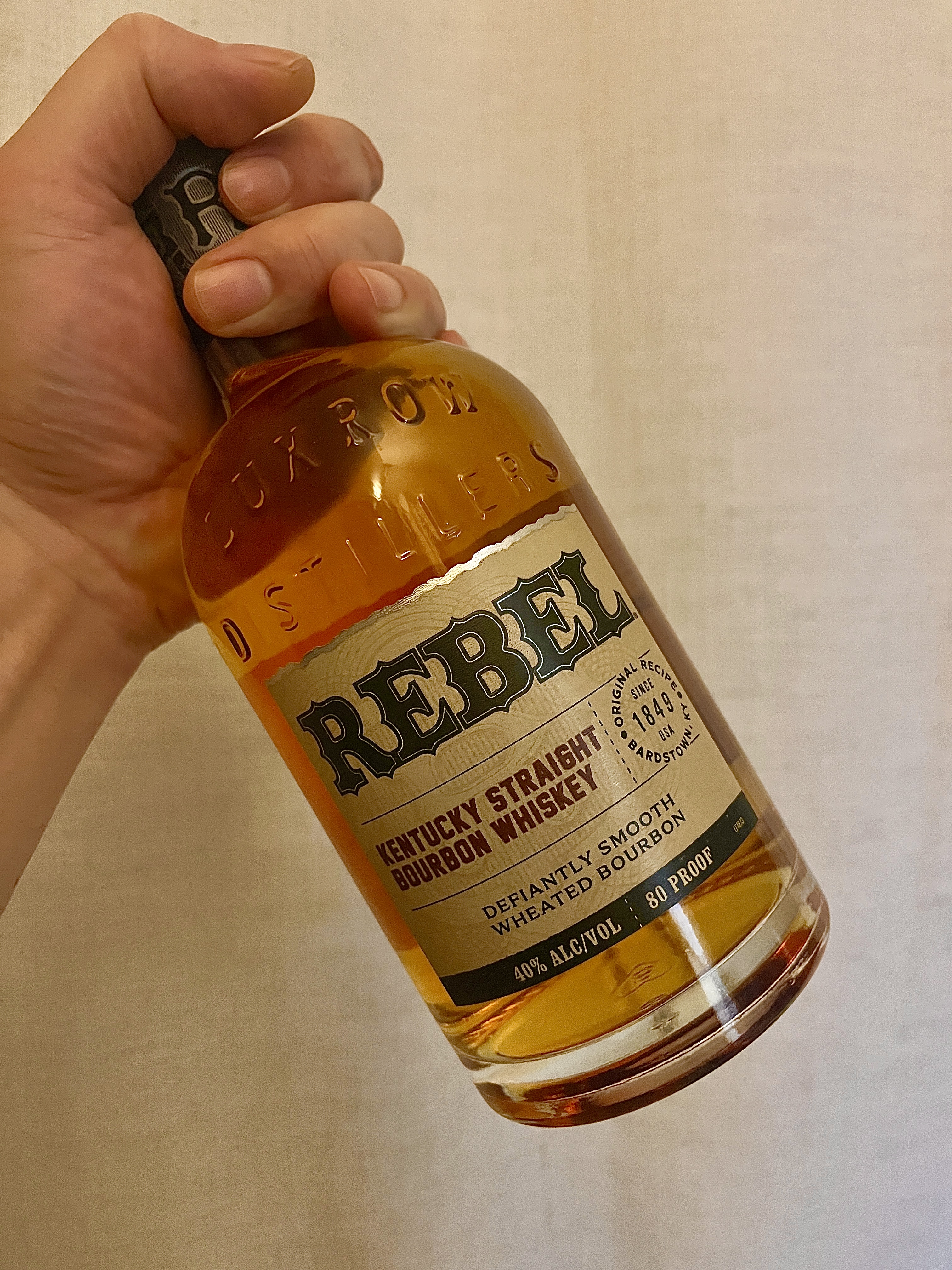 레벨(REBEL) 버번 위스키