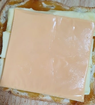 카야토스트 치즈 얹기