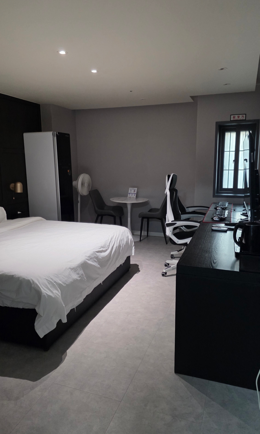 상남동 모텔 숙소-필호텔(FEEL HOTEL)