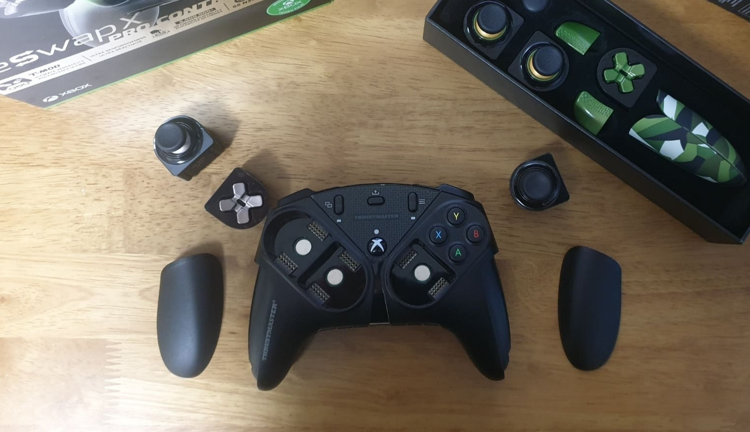 Thrustmaster eSwap X PRO 모듈 구성