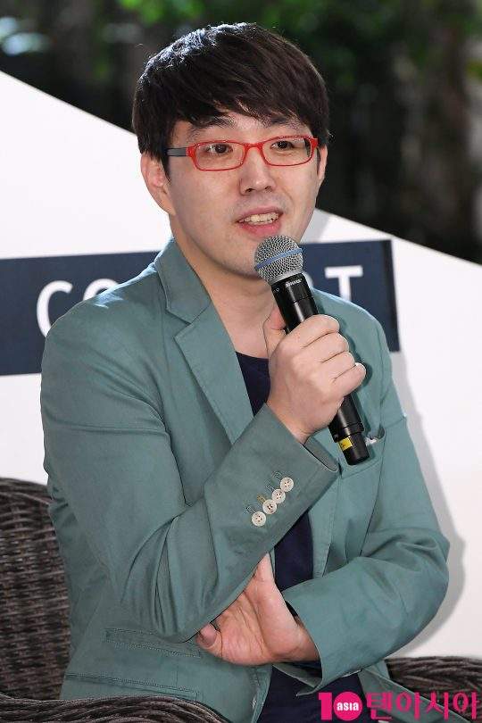 영화 평론가 이동진