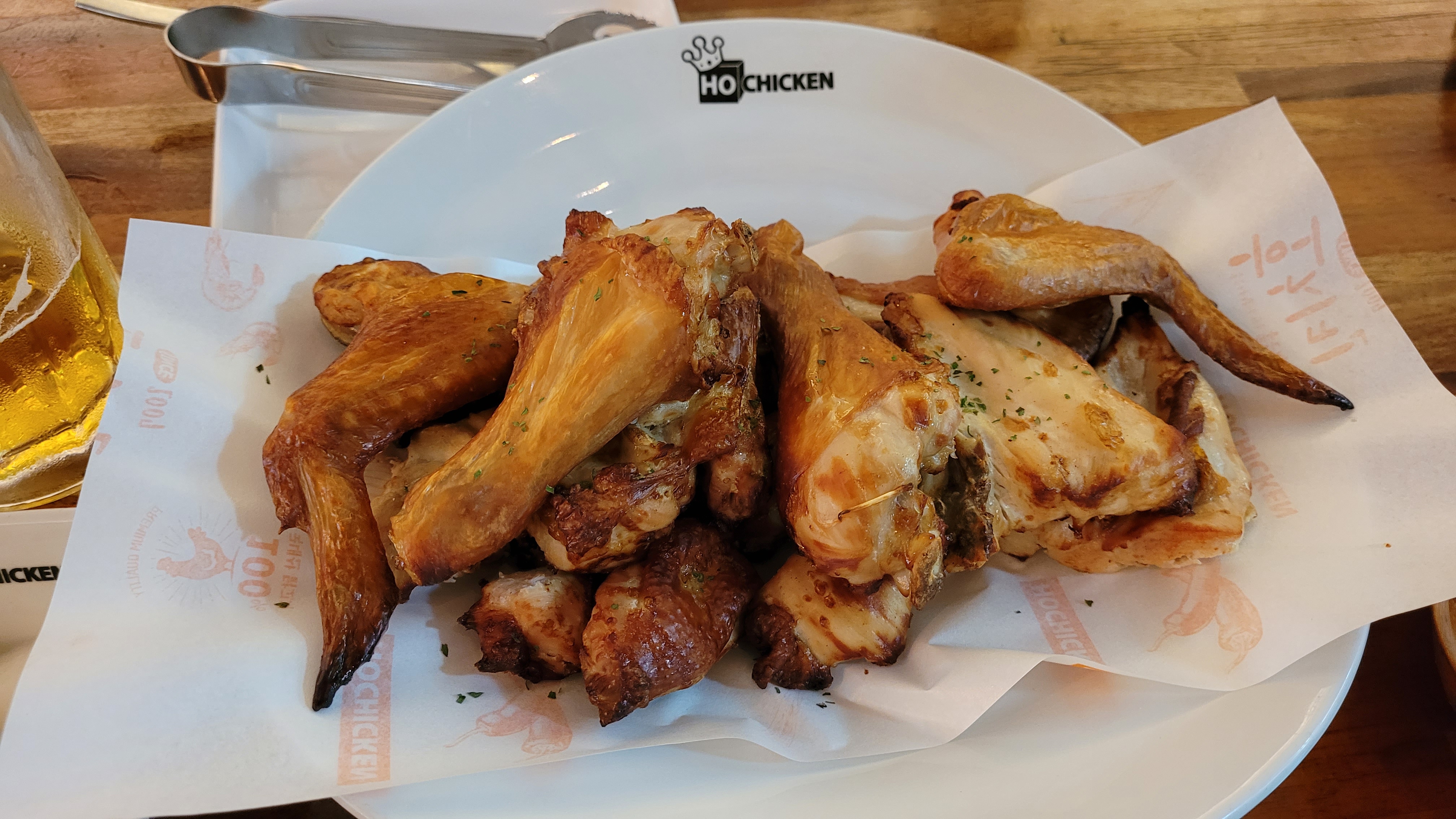 잘 구워진 로스트치킨